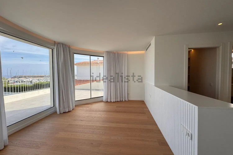 Chalet pareado en avenida Riells