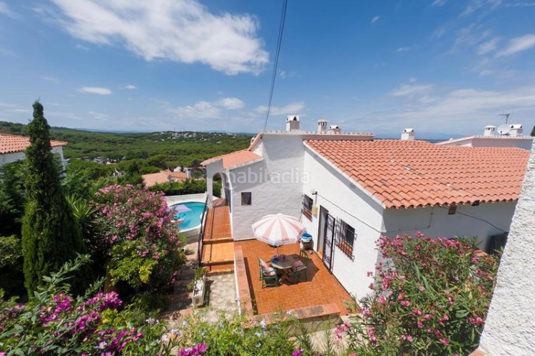 Casa  en cala Montgó con piscina, bonitas vistas y a sólo 180m del mar en Escala (L´)