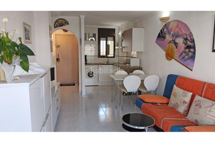 Piso en narcís monturiol 15 piso en venta en com. els pins en Escala (L´)