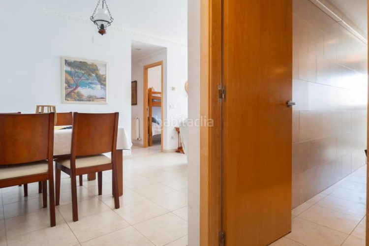 Dúplex fantástico dúplex a solo 650m de la playa y junto a todos los servicios! en Escala (L´)