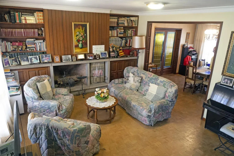 Chalet adosado en avenida de Girona