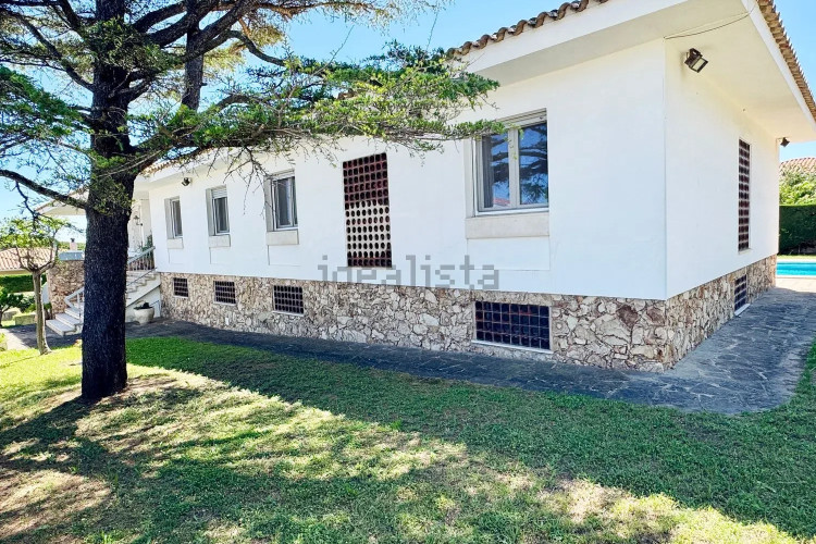 Casa independiente en calle Migjorn