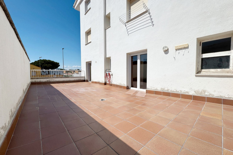 Avinguda de Montgu00F3, 68, Port - La Cota - Puig Sec