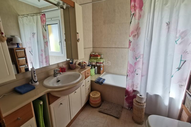 Casa en carrer cantallops 9 casa unifamiliar con piscina, garage, orientación sud en l'escala en Escala (L´)