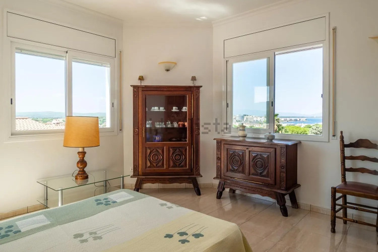 Casa independiente en Barrio Port - Les Planasses