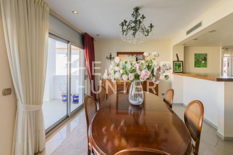 Ático  de 214 m2 con vistas y terraza en venta en escala, l en Escala (L´)