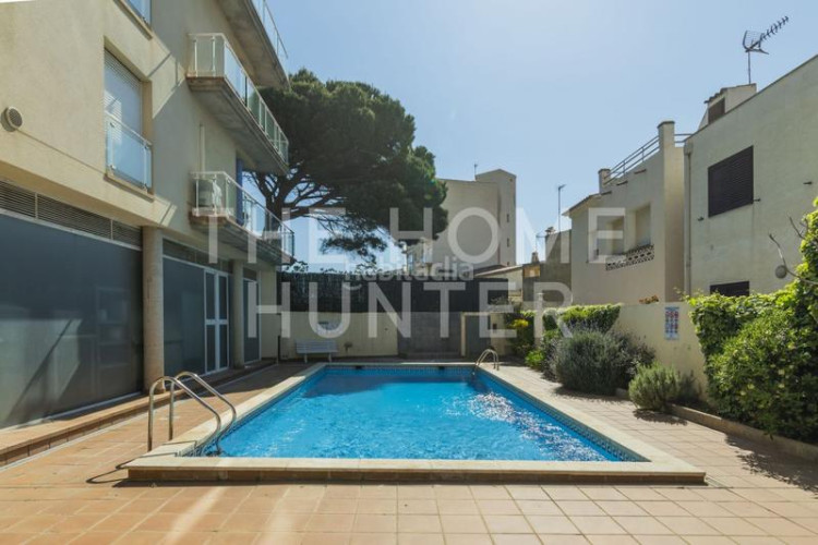 Ático  de 133 m2 con terraza en venta en escala, l en Escala (L´)