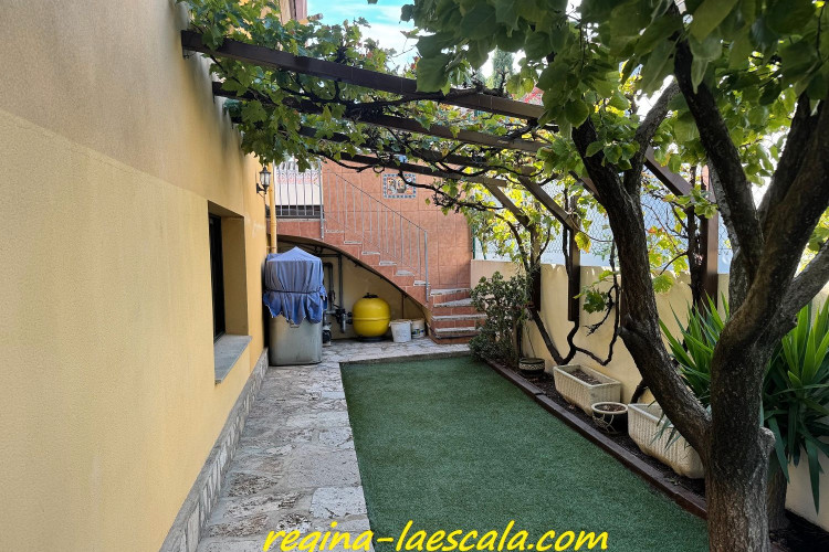 Carrer Cantallops, Riells