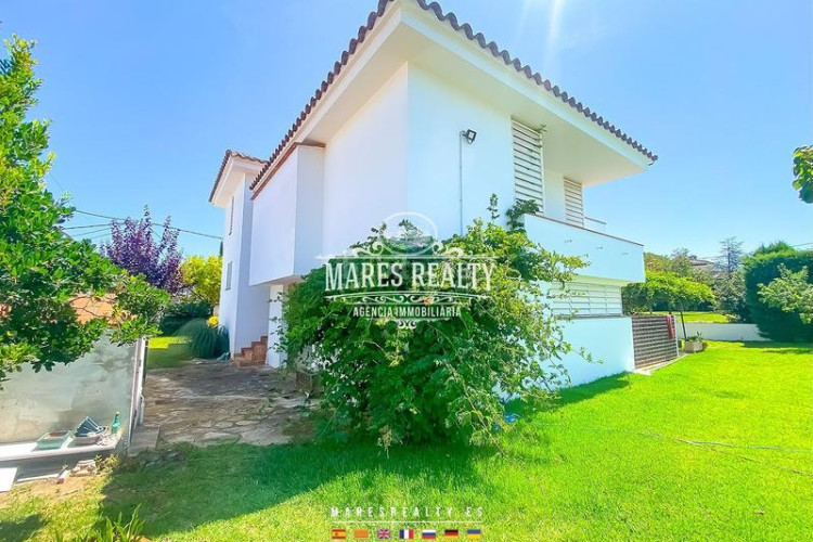 Casa preciosa casa a 4 vientos con gran parcela en Escala (L´)