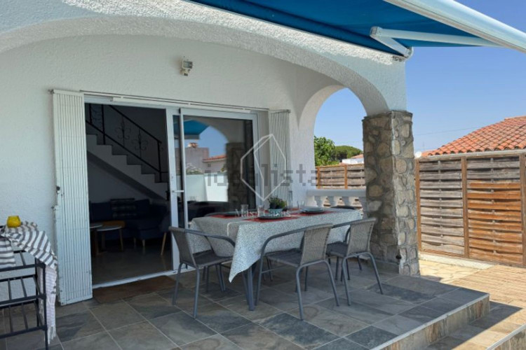Casa independiente en Barrio Riells
