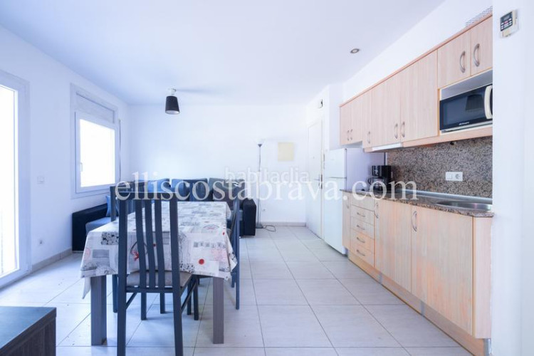 Piso ???en exclusiva - magnífico apartamento en cala Montgó en Escala (L´)