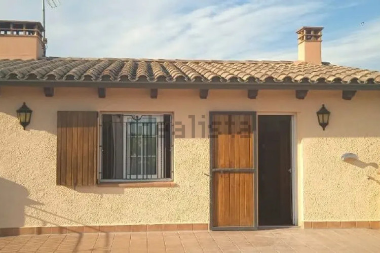 Casa independiente en calle Muga s/n