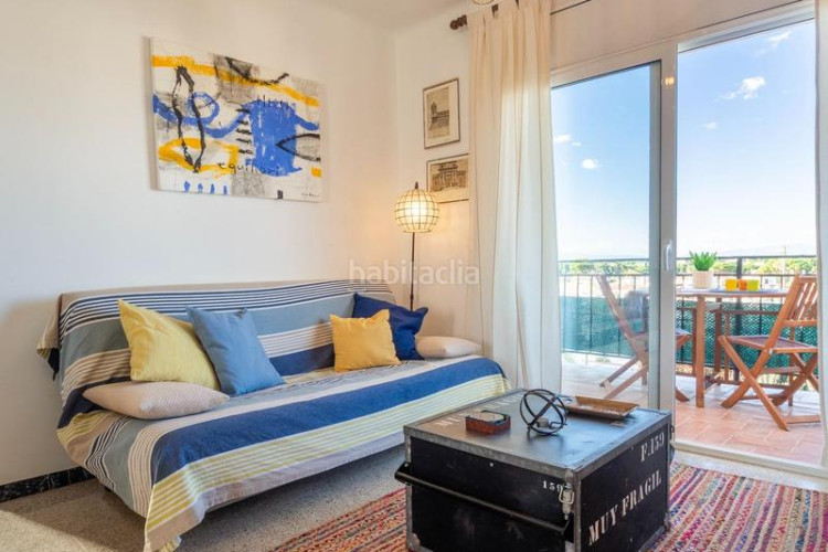 Apartamento piso en muy buen estado con vistas despejadas en Escala (L´)