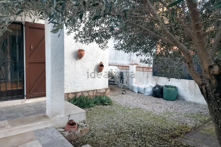 CASA REFORMADA A PIE DE LA PLAYA DE RIELLS DE LA ESCALA