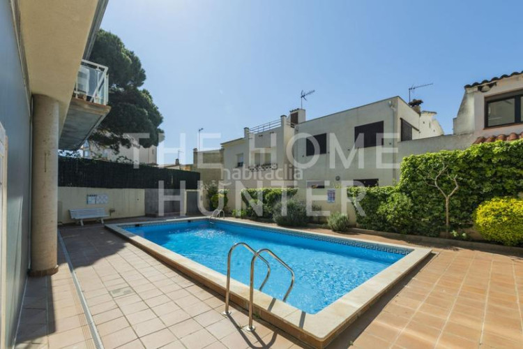 Ático  de 133 m2 con terraza en venta en escala, l en Escala (L´)
