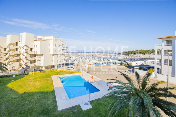 Ático  de 214 m2 con vistas y terraza en venta en escala, l en Escala (L´)
