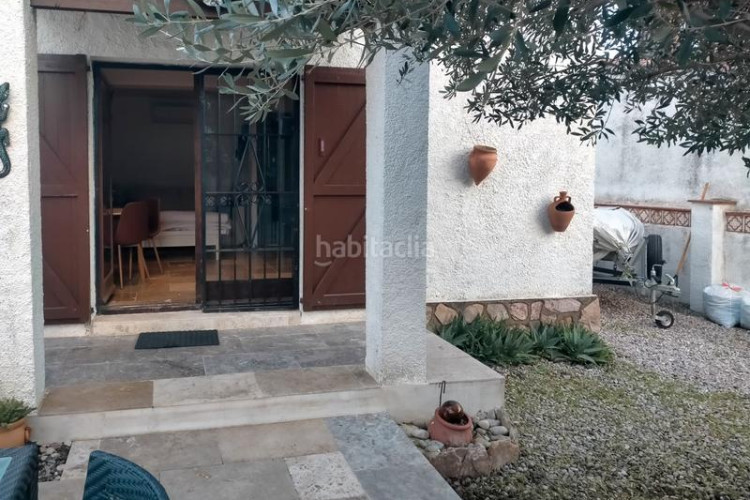 Chalet en carrer fitora 38 casa reformada a pie de la playa de Riells de la escala en Escala (L´)