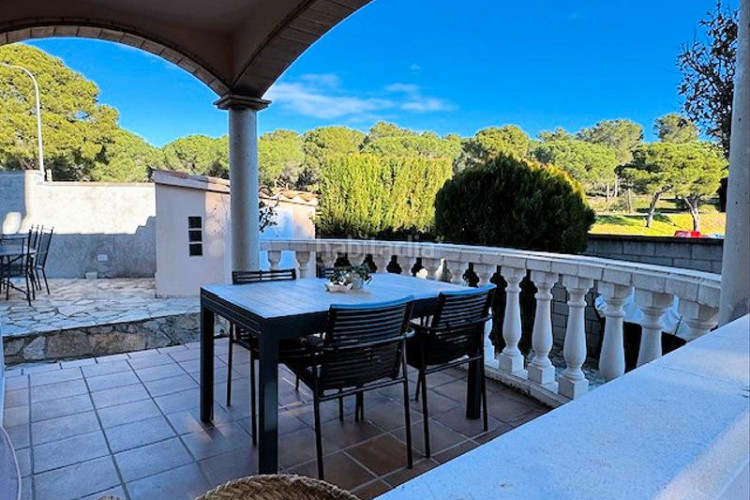 Chalet villa con piscina privada, de primera calidad en Escala (L´)