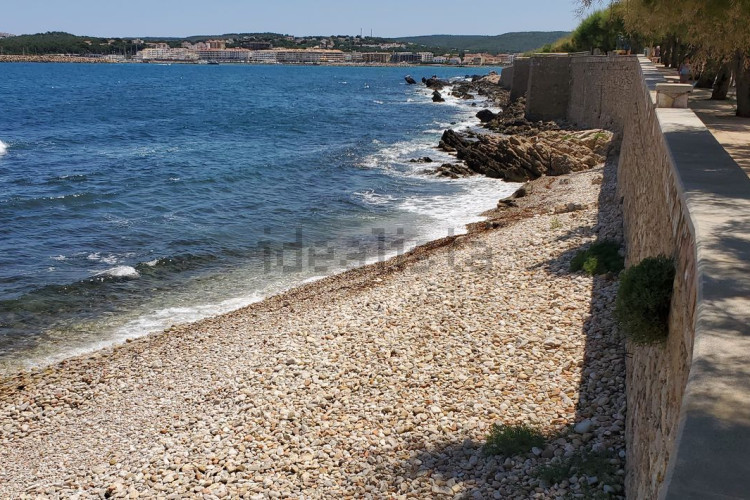 gran casa casco antiguo muchas posibilidades con vista al mar