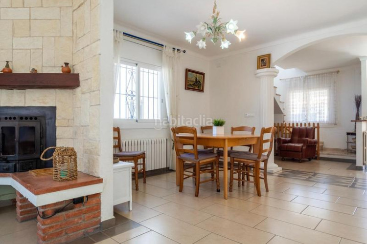 Casa  espaciosa con vistas al mar y piscina privada zona puig sec en Escala (L´)