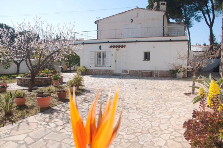 Carrer Barcelona, Riells