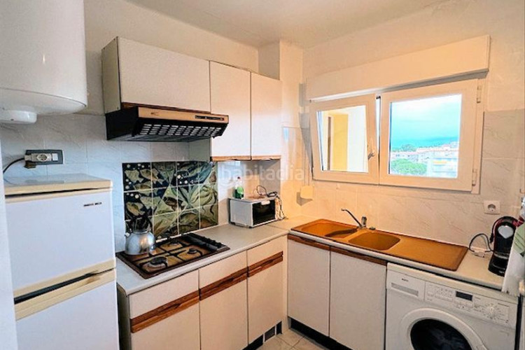 Apartamento en avinguda riells 142 apartamento, 65m2, con vistas al puerto y al mar y con parking en Escala (L´)