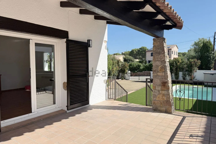 Chalet pareado en calle Era
