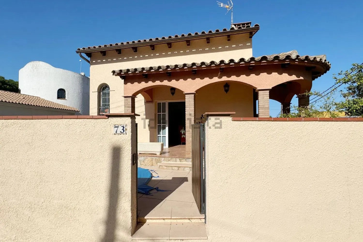 Casa independiente en calle Muga, 73