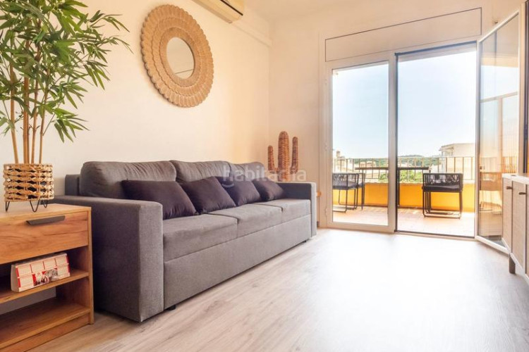 Apartamento piso con vistas al mar y a pocos pasos de la playa en Escala (L´)