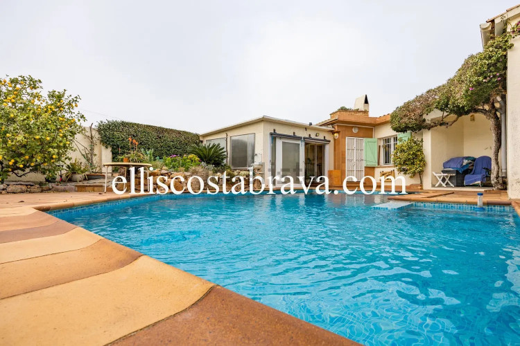 Casa independiente en Barrio Riells