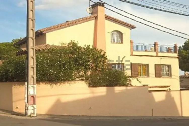 Casa independiente en calle Muga s/n