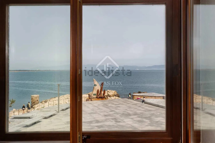 Chalet pareado en calle de la Torre