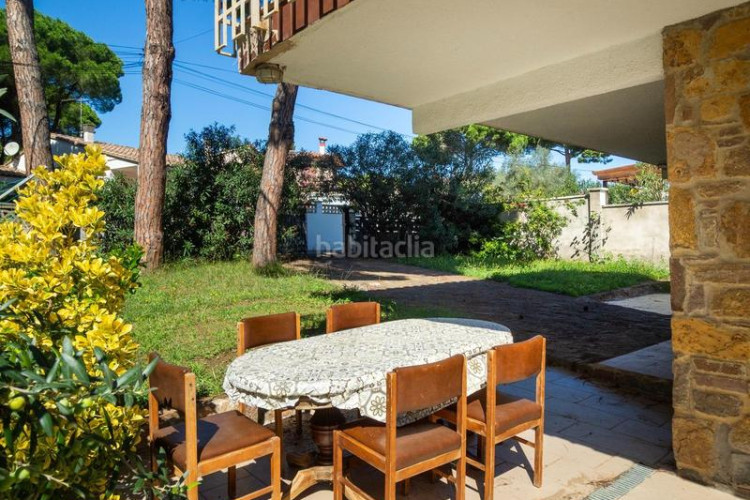 Casa  individual con jardín privado zona puig sec en Escala (L´)