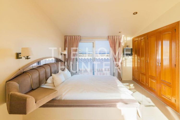 Ático  de 214 m2 con vistas y terraza en venta en escala, l en Escala (L´)