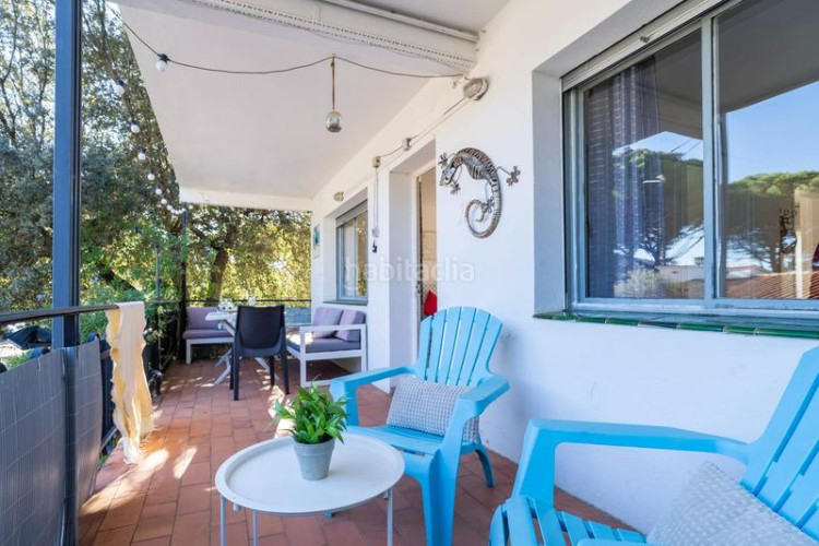 Piso  con 3 habitaciones situado zona montgó en Escala (L´)