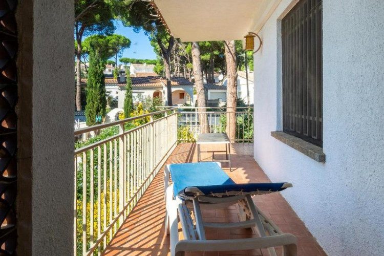Casa  individual con jardín privado zona puig sec en Escala (L´)