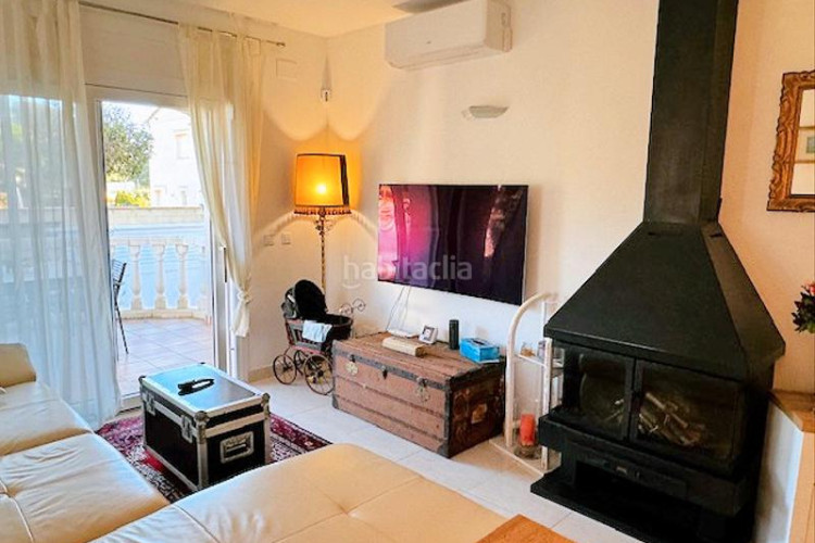 Chalet villa con piscina privada, de primera calidad en Escala (L´)