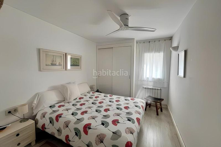 Piso dúplex exclusivo con espectaculares vistas al mar y solárium privado en Escala (L´)