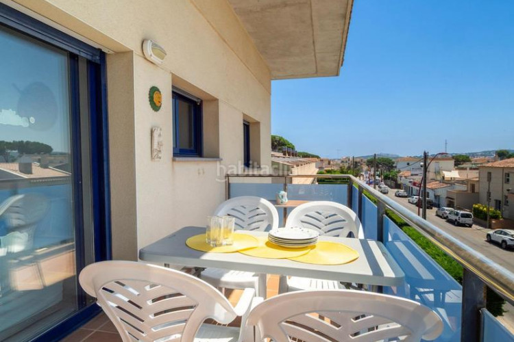 Dúplex fantástico dúplex a solo 650m de la playa y junto a todos los servicios! en Escala (L´)