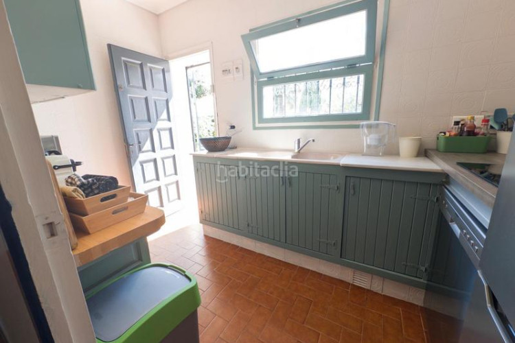 Casa  en cala Montgó con piscina, bonitas vistas y a sólo 180m del mar en Escala (L´)