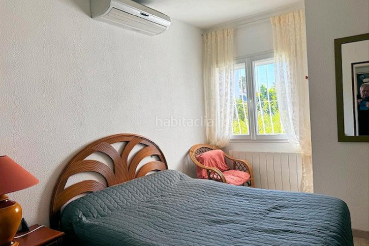 Casa villa de 180m²,con 3 dormitorios, garaje y piscina privada en Escala (L´)