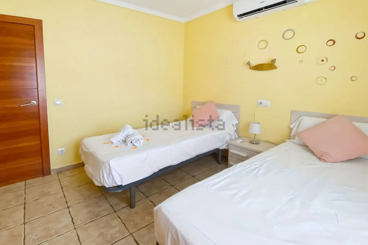 Casa independiente en CL Avet