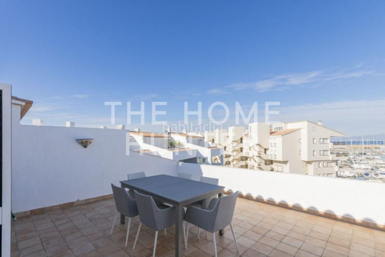 Ático  de 214 m2 con vistas y terraza en venta en escala, l en Escala (L´)