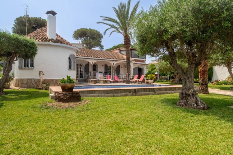 Casa un oasis de privacidad y confort en Riells Escala (L´)