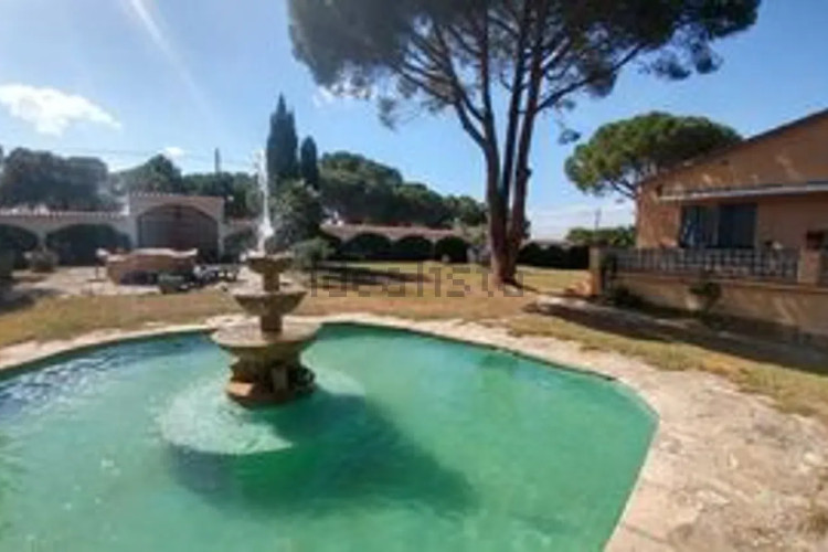 CASA UNIFAMILIAR ESTIL PROVENÇAL A L'ALT EMPORDÀ
