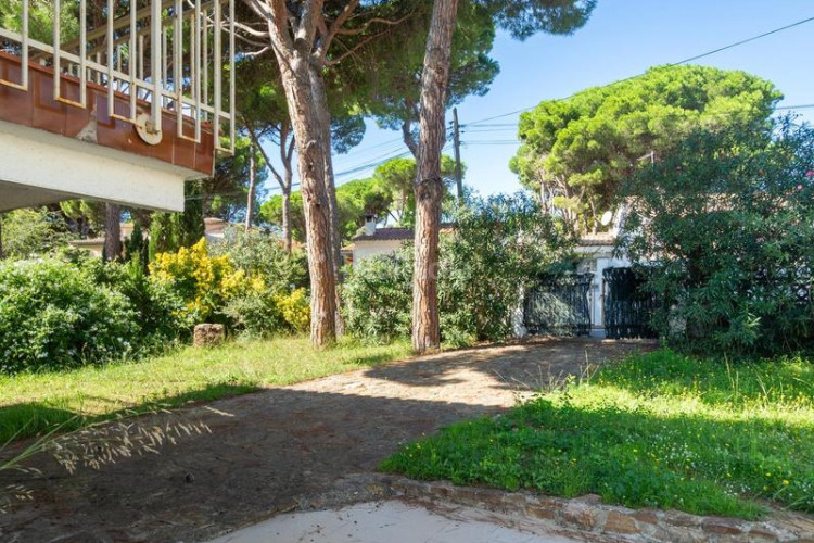 Casa  individual con jardín privado zona puig sec en Escala (L´)