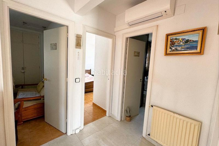 Casa  de 202m² con 5 dormitorios, 2 baños, 200m de la playa. en Escala (L´)