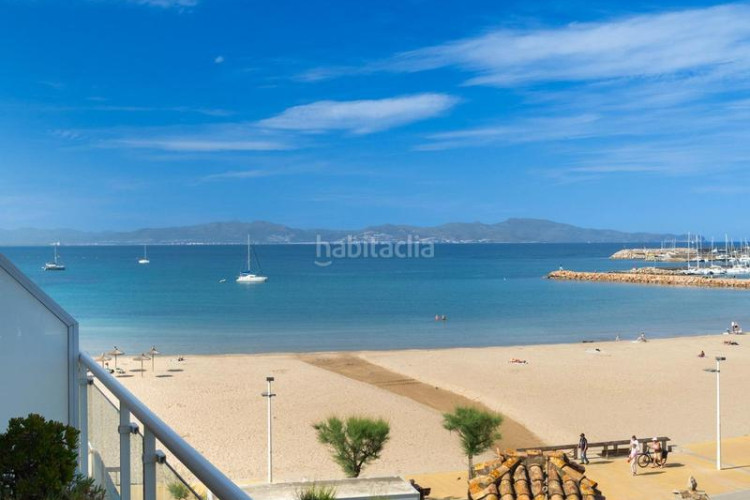 Ático exclusivo ático dúplex en primera línea de mar con vistas espectaculares en Escala (L´)