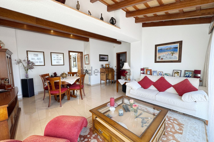 Casa independiente en calle de Figueres, 1