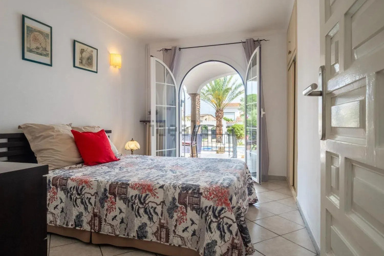 Casa independiente en calle Mallols